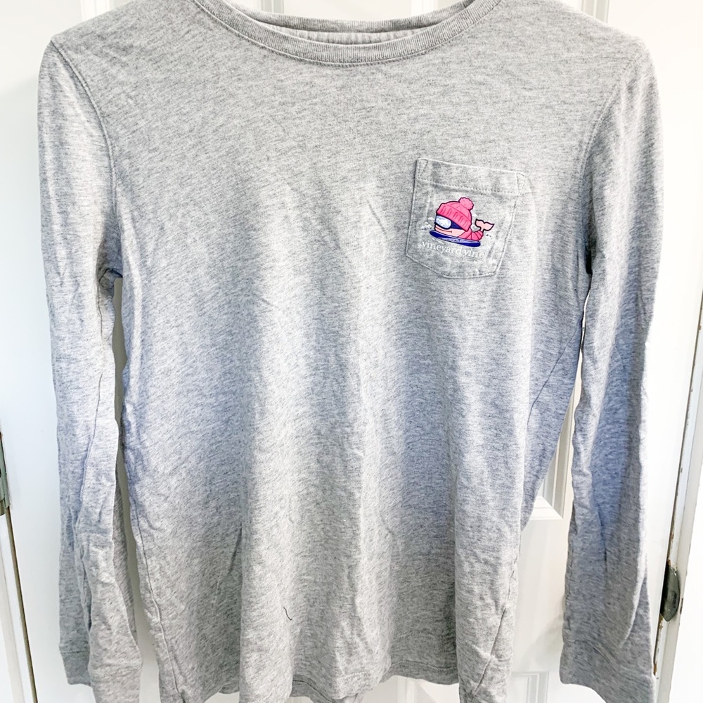 Grey vineyard vines snowboarding whale long sleeve